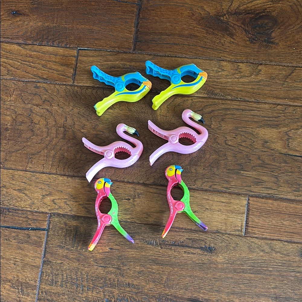 Colorful Plastic Beach ChairClamps Set